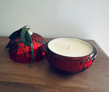 Load image into Gallery viewer, Christmas bauble artisan candle

